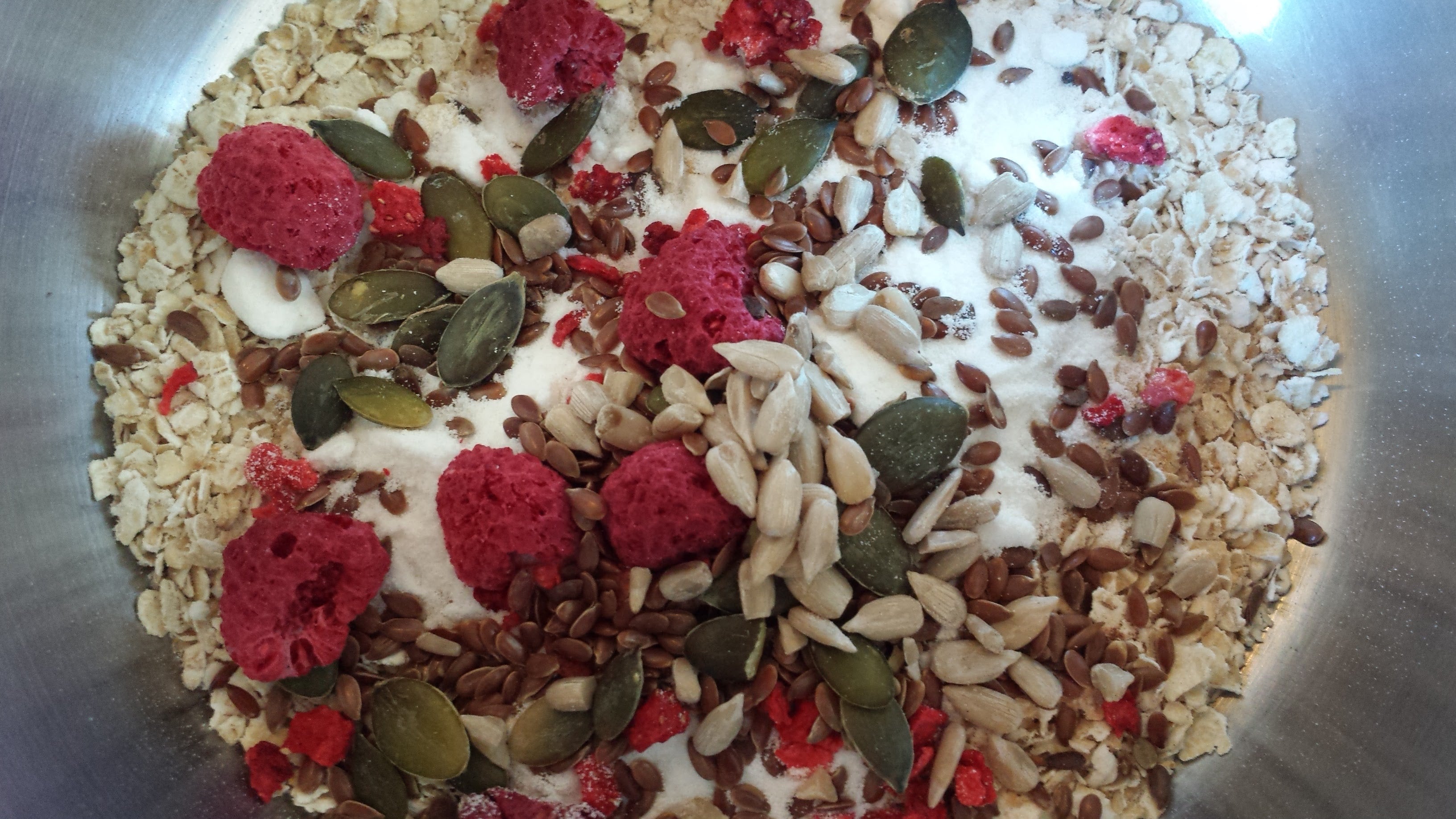 TentMeals Super Seed & Red Berry breakfast - 800kcal